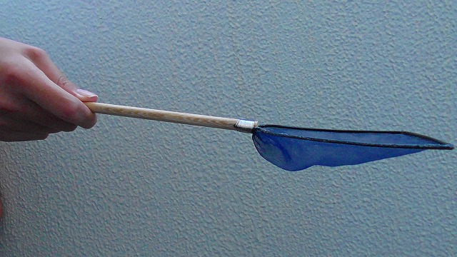別のタモ網を持った様子